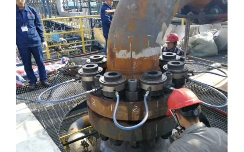 加氢反应器主要螺栓预紧用哪种液压工具更好？